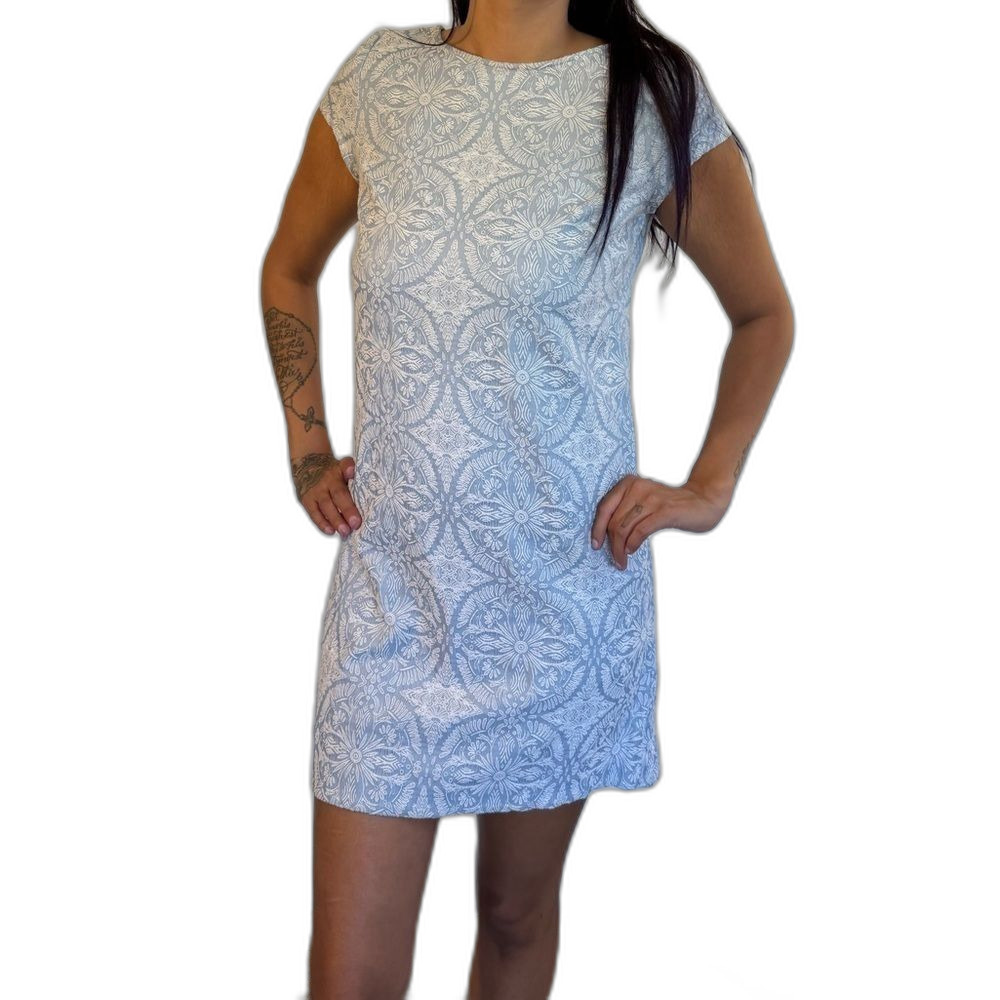 XS Halogen embroidered short sleeve blue and white, detailed zipper back dress